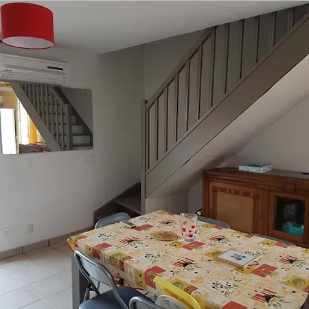 Villa Familiale Climatisee Avec Grand Jardin - 6irla4 *